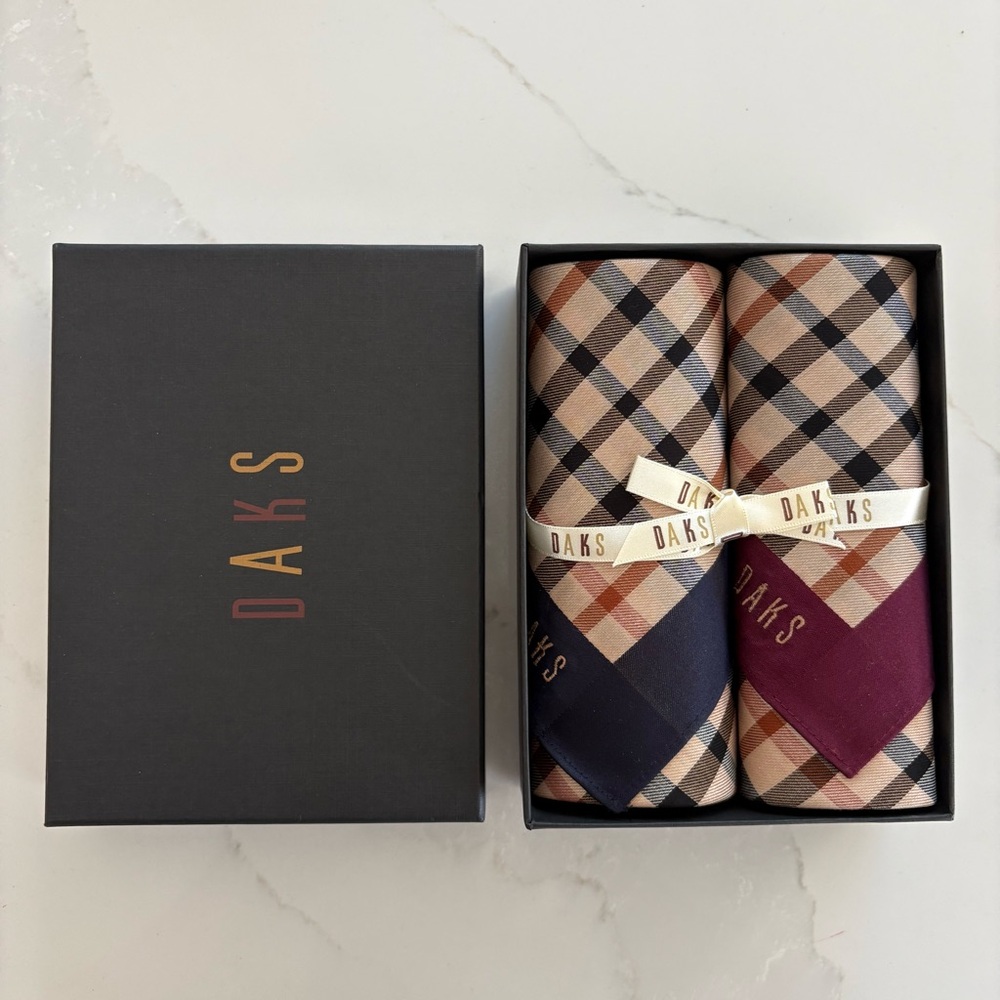 [BRAND NEW] DAKS Checkered Handkerchief Set